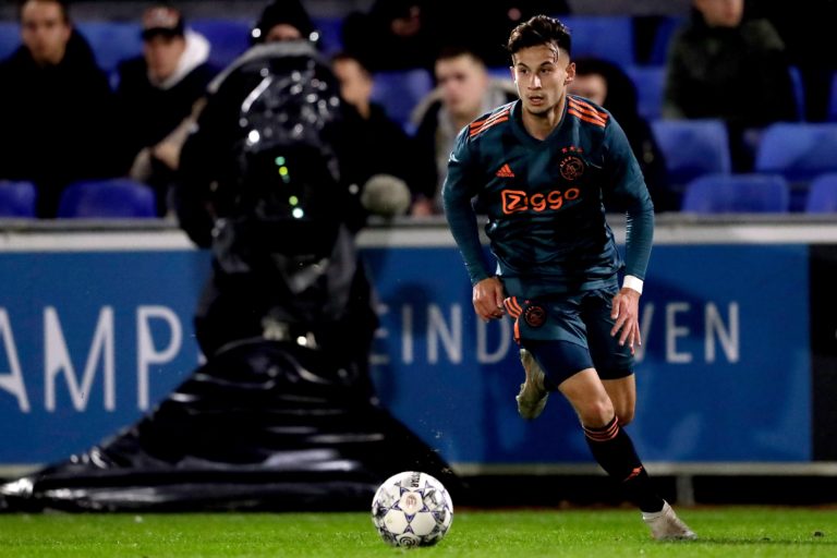 Ajax loans out Nicolas Kühn to Bayern Munich