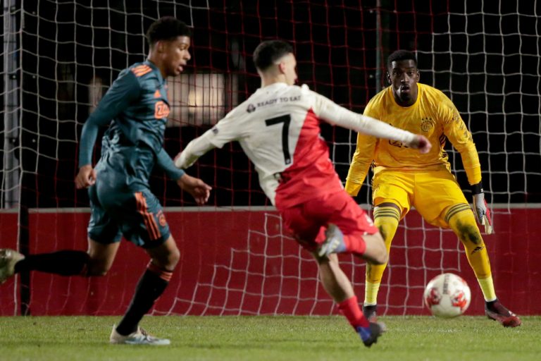 Match report: Bruno Varela severely disapoints during massive defeat Jong Ajax