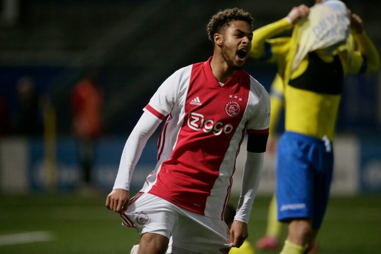 Jong Ajax stunts in last minutes versus title contenders Cambuur
